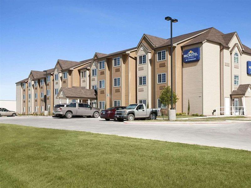 Microtel Inn & Suites Pleasanton Exterior photo
